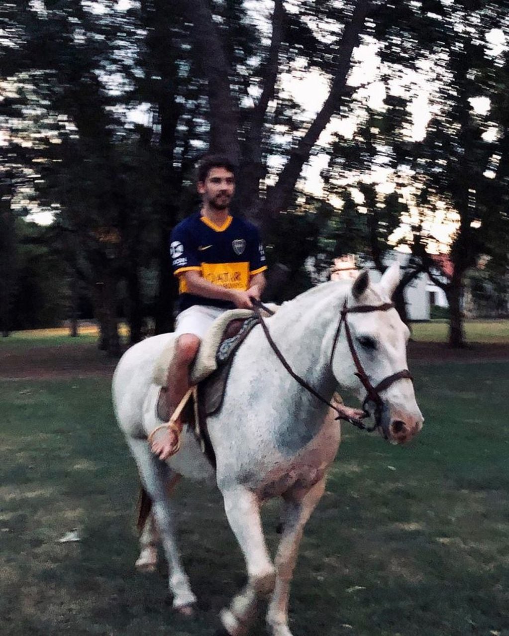 Albert Baró viajó a Córdoba, anduvo a caballo y reveló de qué cuadro argentino es hincha: Boca Juniors (Foto: Instagram/ @albertbaro_)