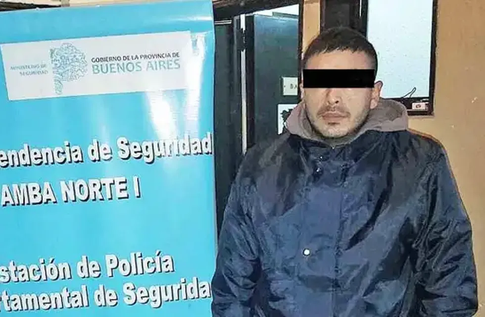 El hombre identificado como Juan Pablo Garro (27) quedó detenido acusado de “Desobediencia en flagrancia”.