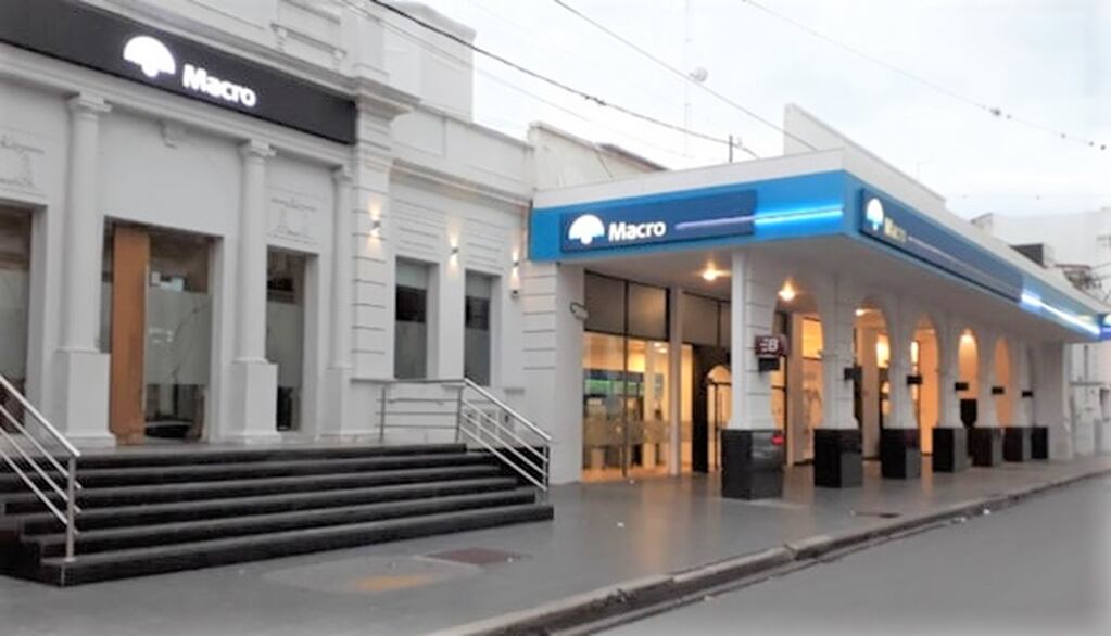 Sede central del Banco Macro en San Salvador de Jujuy. La entidad es actualmente el banco privado con mayor red de sucursales a lo largo del país.