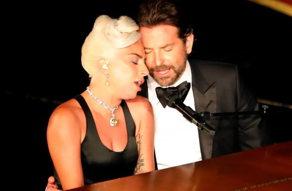 Lady Gaga y Bradley Cooper.