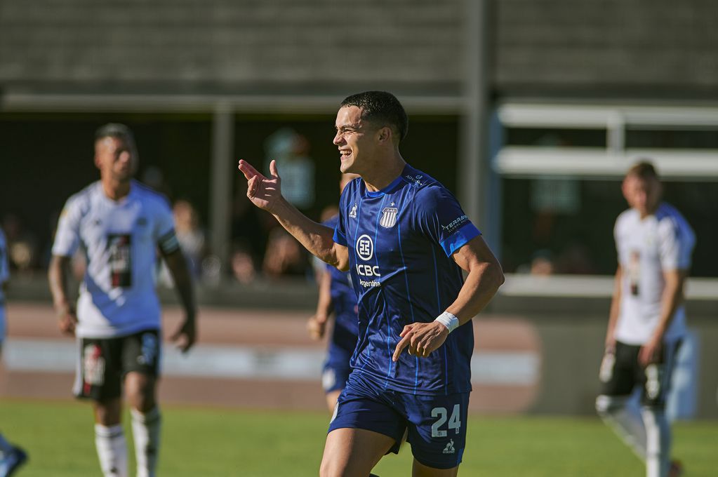 Ramón Sosa festejó su cuarto gol en la Copa de la Liga Profesional. Fue de penal para el 1 a 0 entre Talleres y Deportivo Riestra