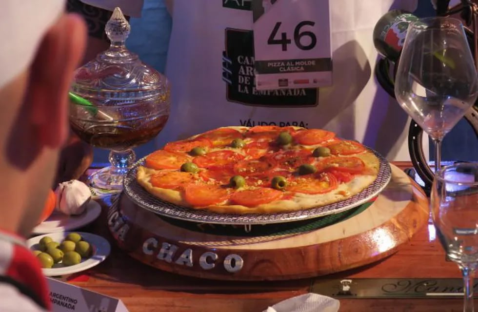 Cerca de 90 participantes de 5 países compitieron hoy por el puesto de la mejor pizza del país en el Campeonato Argentino de la Pizza y la Empanada.