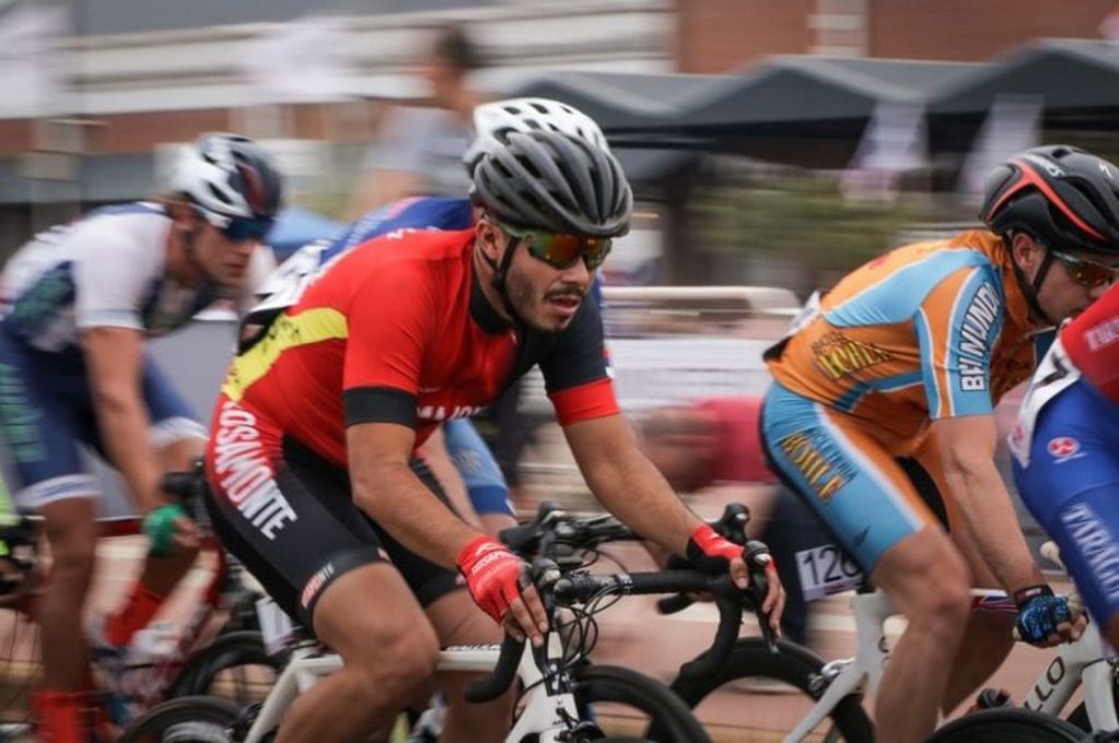 Vuelta a Misiones: la prueba ciclística se corrió en rutas y calles de Misiones desde el viernes al domingo. (Misiones Online)