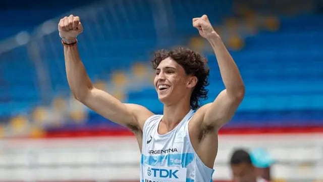 La alegría de Tomás Mondino, al conseguir el pase a las semifinales del Mundial de Atletismo en Cali, rompiendo el récord argentino en 100 metros llanos.