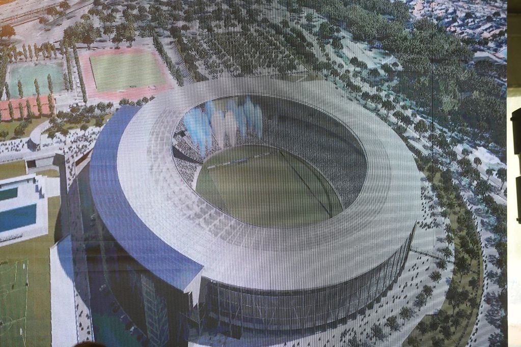 Presentaron el proyecto para remodelar el estadio Kempes llevando la capacidad a 72 mil personas. (Ramiro Pereyra/la Voz)