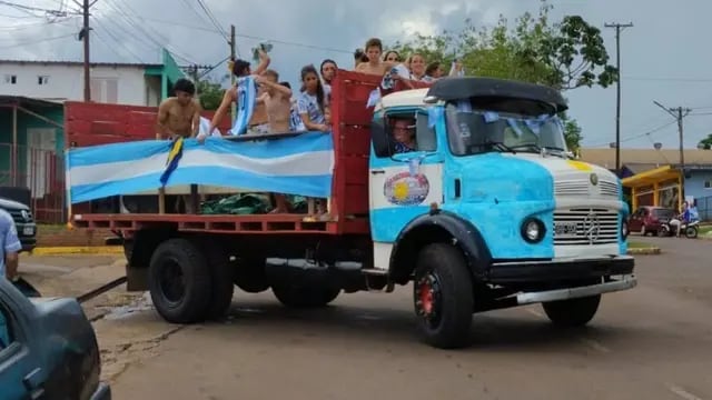Puerto Iguazú festejó la victoria de la Selección