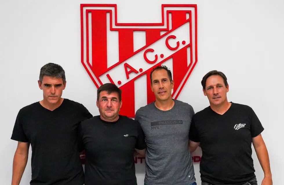 Lucas Bovaglio extendió su vínculo con Instituto hasta 2024, con su cuerpo técnico a pleno (Prensa IACC).
