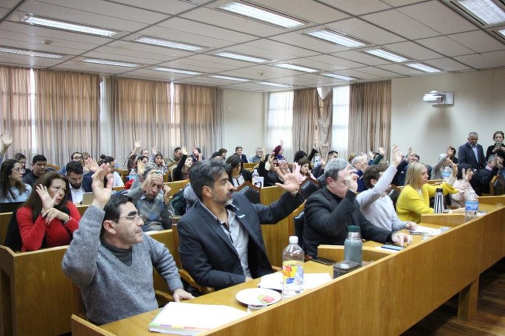 En la tarde del viernes en la Sala de “La Reforma”, se llevó a cabo la cuarta sesión del Consejo Superior de la Universidad Nacional de La Rioja
