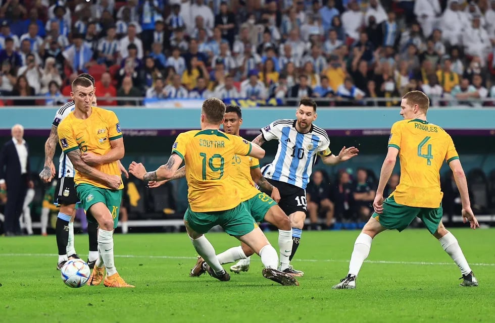 Lionel Messi abrió el marcador para la Selección Argentina ante Australia.