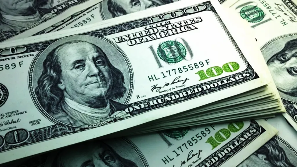 El dólar "blue" volvió a trepar y cerró a $488 este martes.