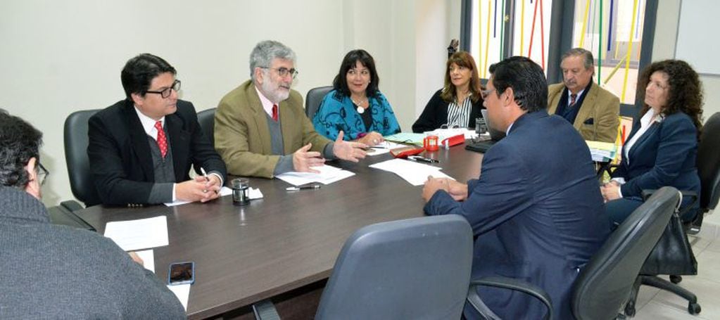 Foto de archivo de junio de 2019 en la que se ve al juez Baca en su calidad de presidente del Tribunal Evaluador para la designación de jueces y funcionarios, con el titular del Ministerio Público de la Acusación, Sergio Lello Sánchez, a su derecha. El funcionario habría sido cuestionado por el magistrado, en conversaciones privadas que fueron grabadas hace un tiempo y divulgadas en las últimas horas.