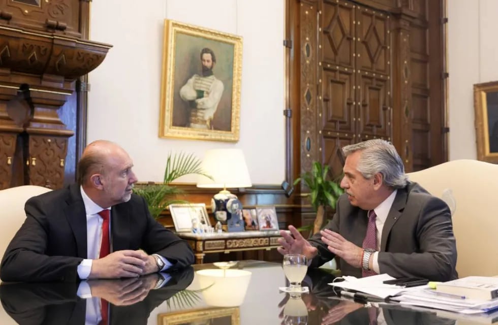 Alberto Fernández con Omar Perotti en Casa Rosada