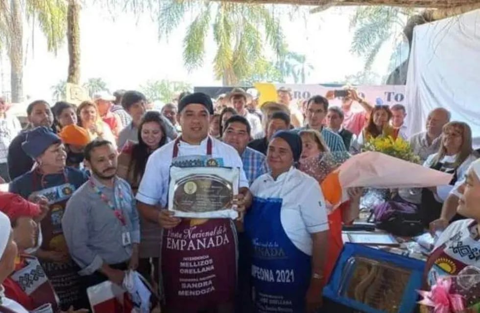 Juan Carlos Reynoso es el primer hombre en consagrarse Campeón de la Empanada en el festival nacional de Famaillá.