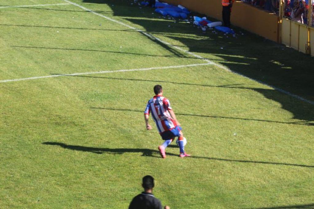 Scalco ya recibió el pase de Machaín, nace el gol de Rosario