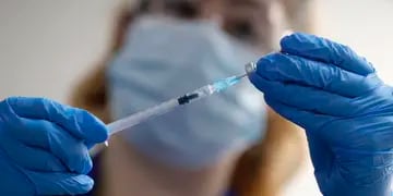 Según un informe médico, la frecuencia de reacciones alérgicas de la vacuna de Pfizer contra el coronavirus es más alta de lo previsto.