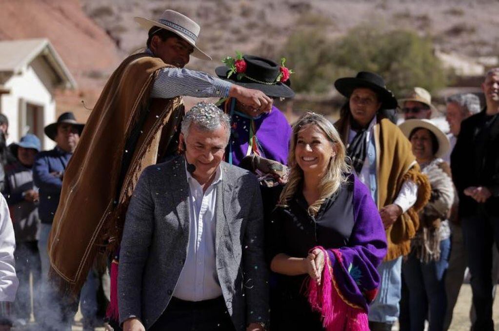 Gerardo Morales y Tulia Snopek volvieron al escenario de su casamiento, para renovar su agradecimiento a la Pachamama.