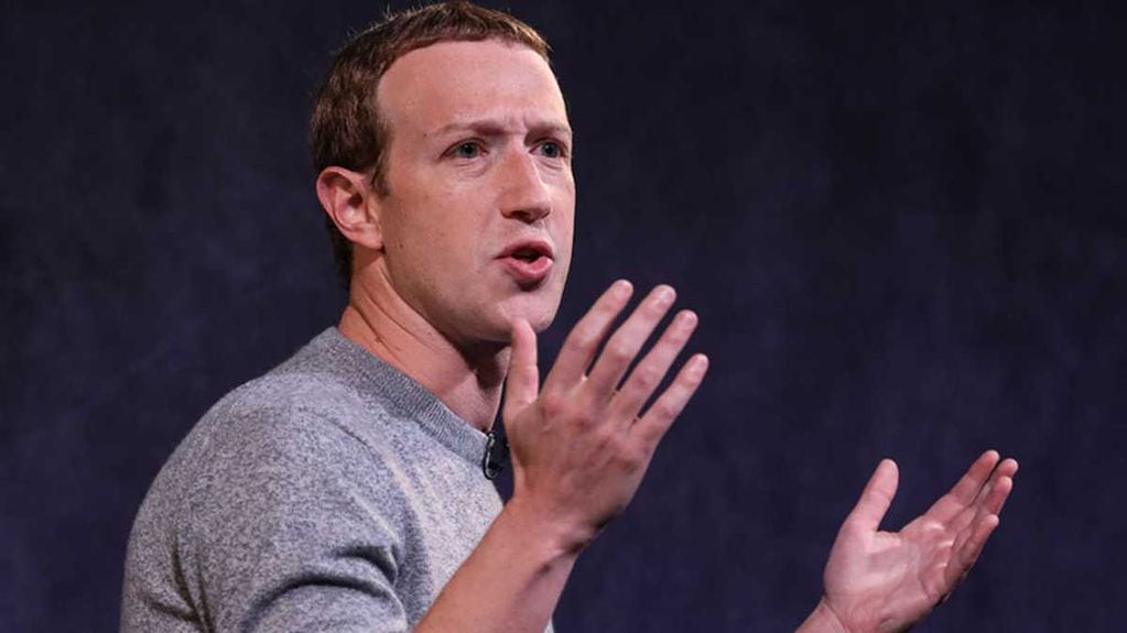 Mark Zuckerberg continúa manteniendo más de 350 millones de acciones de Meta.