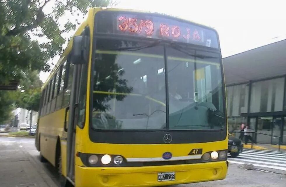 La merma en servicios impacta en líneas de transporte como la 35/9 que operan en Rosario y el área metropolitana. (Buses Rosarinos)