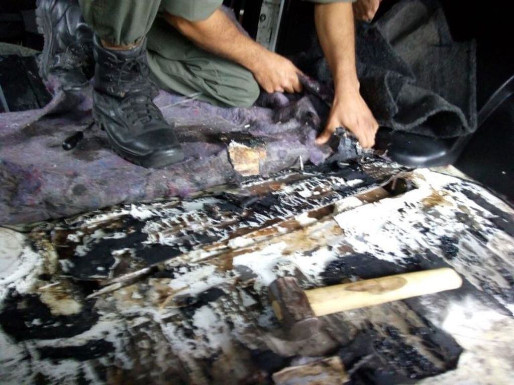 En el operativo, unos 74 kilos de cocaína y 23 de marihuana fueron incautados por personal de Gendarmería Nacional.