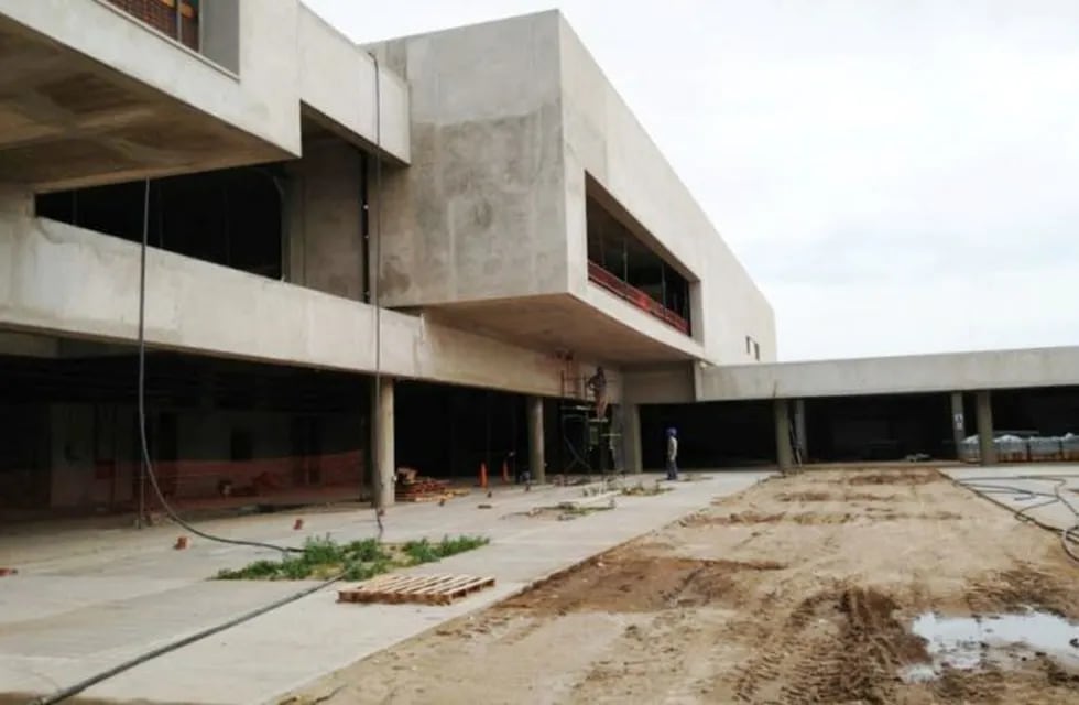 Construcción del nuevo hospital (Vía Santa Rosa)