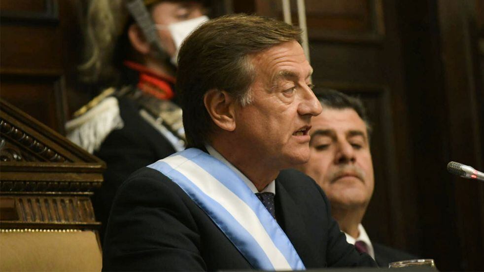 Rodolfo Suárez, gobernador de Mendoza, en la Legislatura. Foto: Orlando Pelichotti / Los Andes