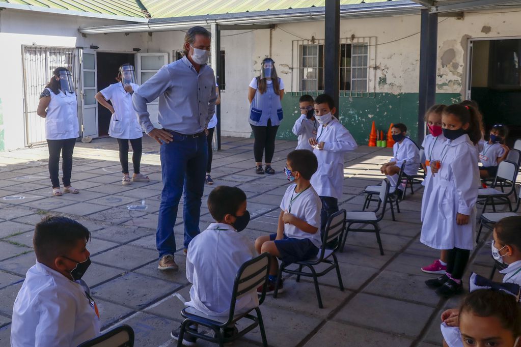 El intendente Piaggio inauguró el ciclo lectivo en Gualeguaychú