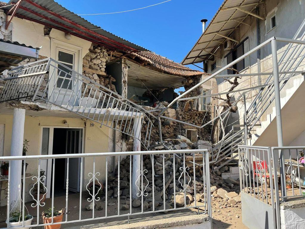 Daños tras el terremoto en Grecia,