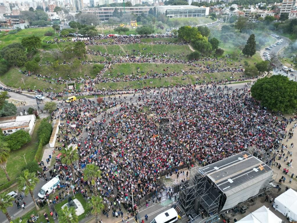 Miles de paranaenses estuvieron presentes en la gran fiesta de la ciudad.