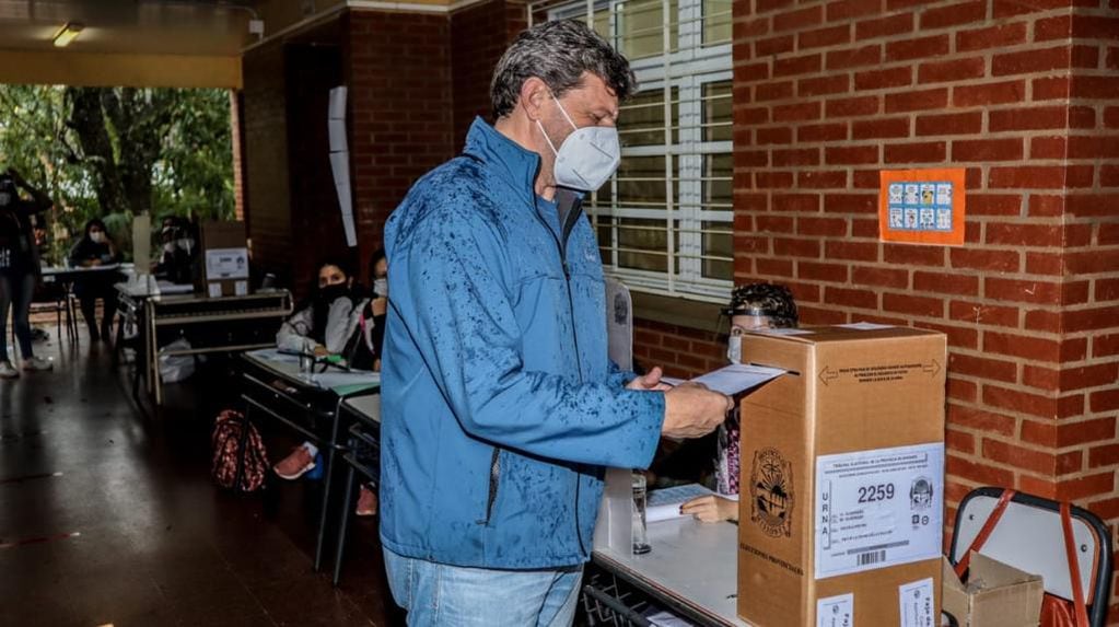Eldorado: el candidato Diego Rodríguez Larcher ya emitió su voto