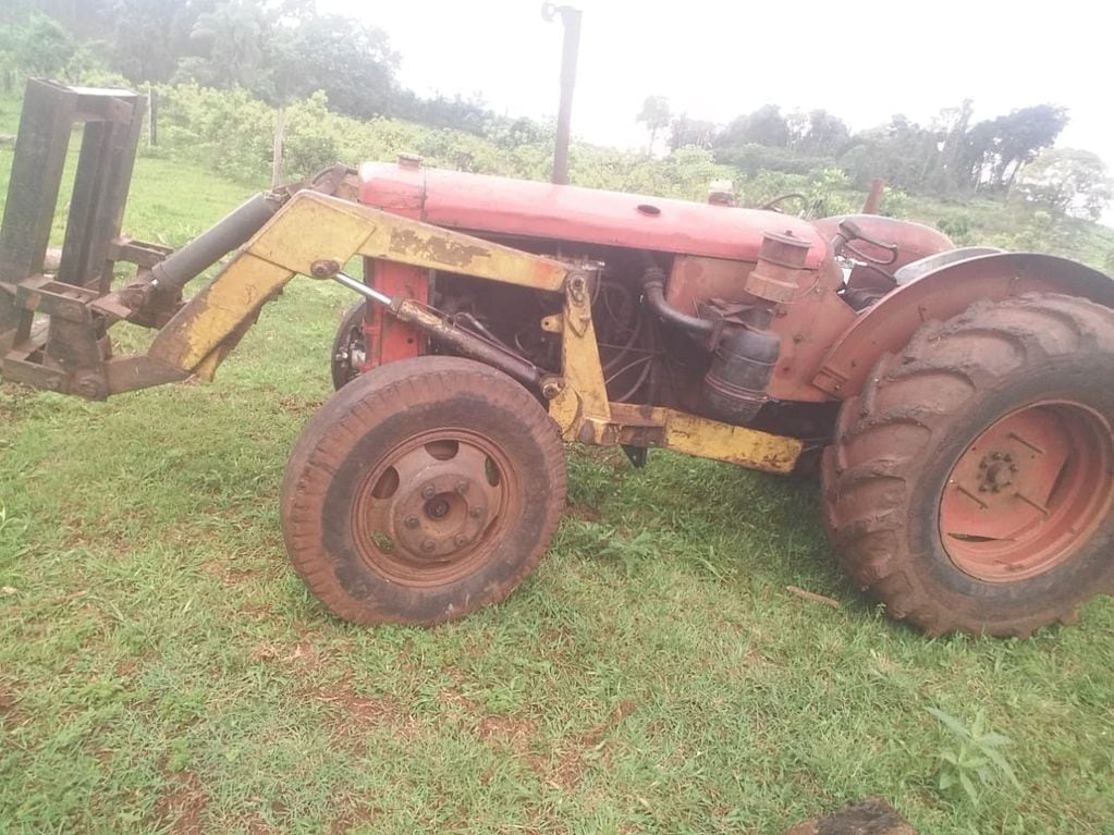 Finalmente el tractor le fue devuelto al colono de San Antonio.