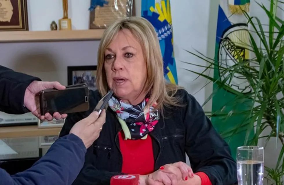 Rossana Artero, intendenta de Rawson aprobó el pase de 100 trabajadores municipales.