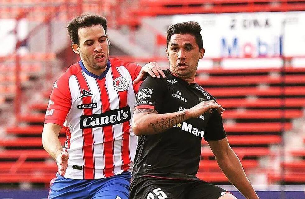 El zaguero de 30 años es paraguayo y comenzó su carrera profesional en Cerro Porteño.