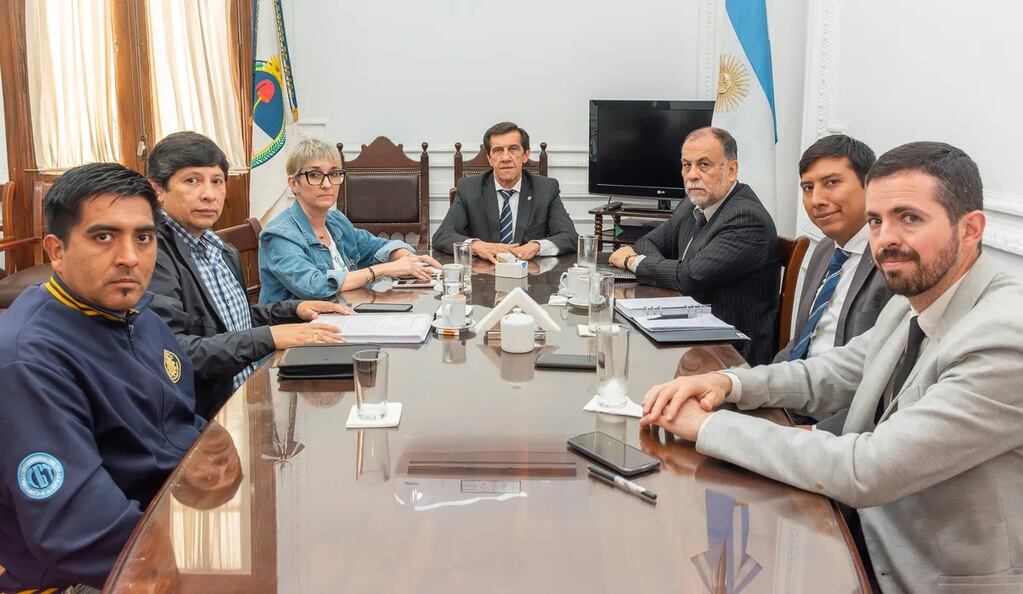 En la reunión el gobernador Sadir y sus funcionarios abordaron con la dirigencia de la CGT Jujuy el panorama económico y fiscal nacional y su impacto en el escenario financiero local.