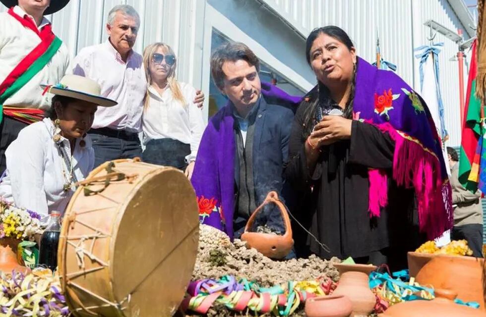Ceremonia a la Pachamama, en Tecnópolis