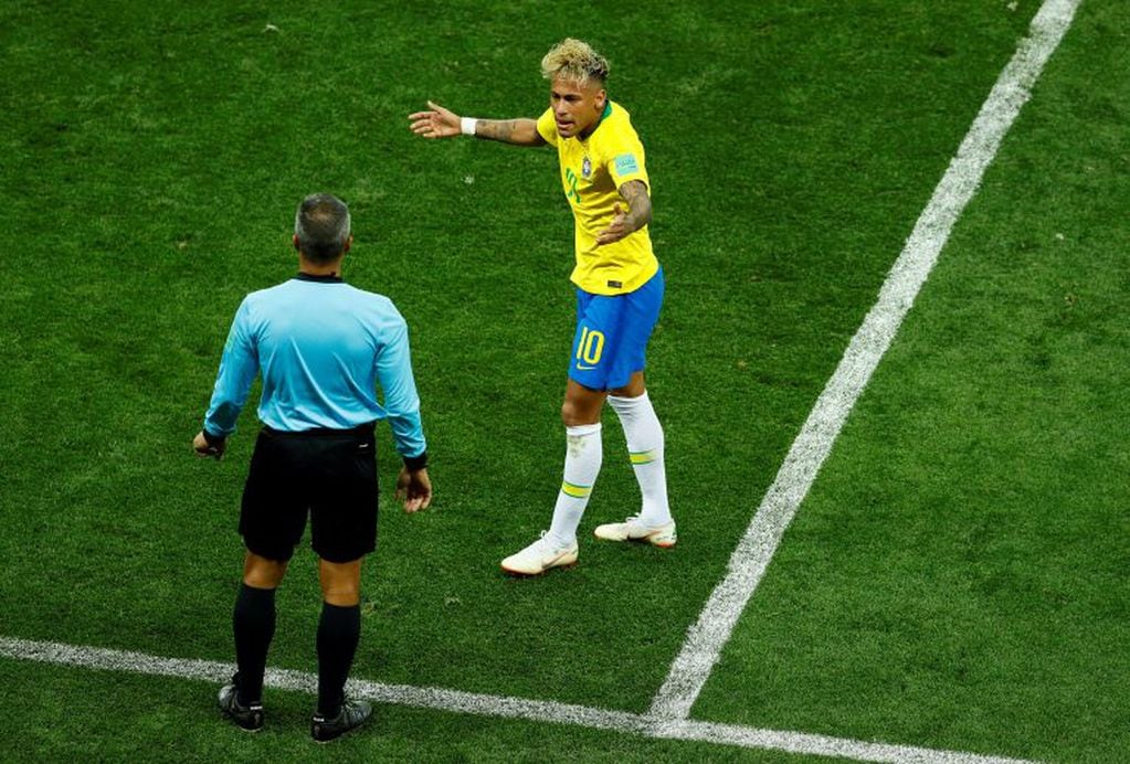 A Neymar se lo vio quejoso y molesto todo el partido