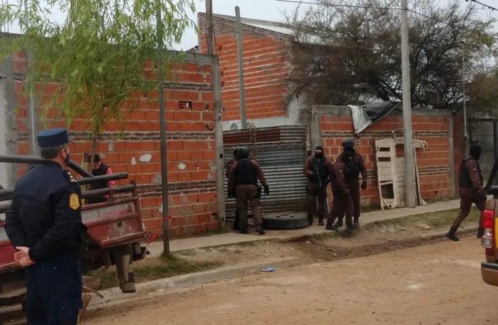Allanamientos en 12 barrios de Gualeguaychú. Habría más de 70 personas involucradas por estupefacientes\nCrédio: Máxima Online