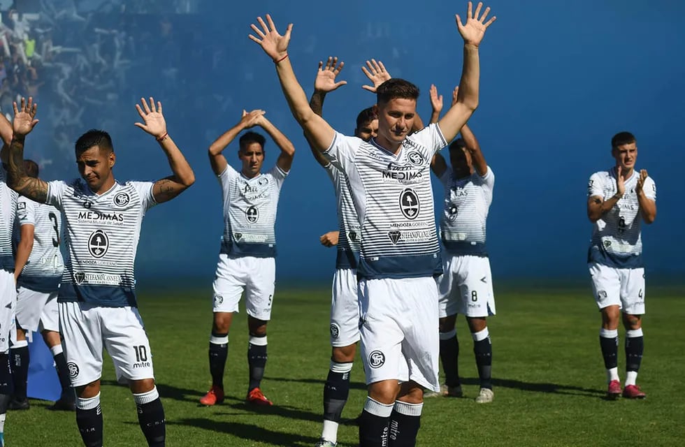 Futbol Primera Nacional: Independiente Rivadavia fue invitado a disputar un torneo internacional en Uruguay.
