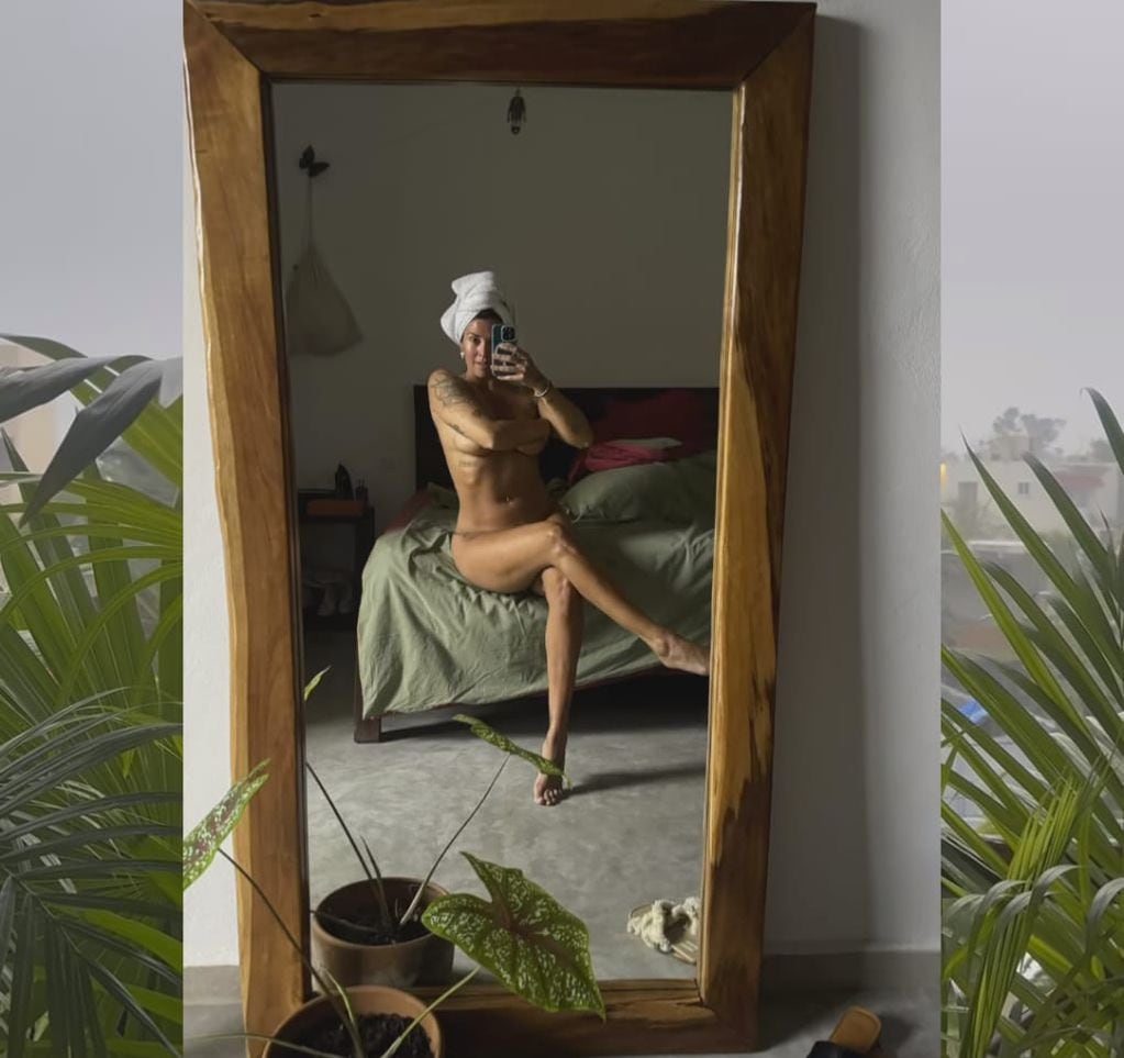 Sin ropa, al desnudo: Ivana Nodal posó frente al espejo