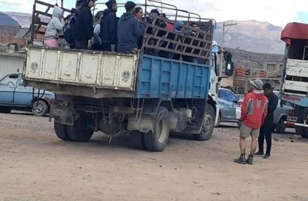Un intendente salteño expulsó turistas y los dejó abandonados en Jujuy