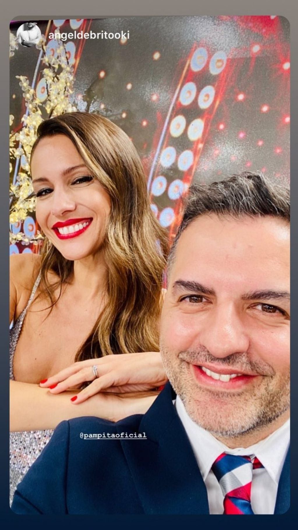 Pampita Ardohain se fotografió junto a Ángel de Brito en Showmatch (Foto: Instagram/ @angeldebritooki)