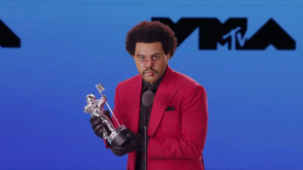 MTV VMAs: los mejores looks de los famosos en la alfombra roja (EFE)
