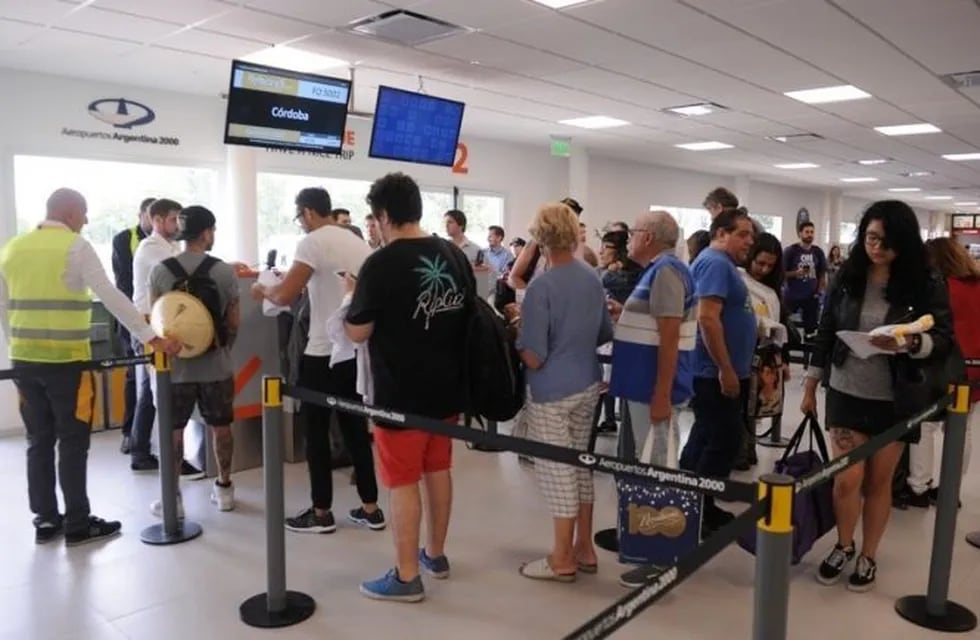 No es la primera vez que la cancelación de vuelos de Fly Bondi causa caos en El Palomar (Web)