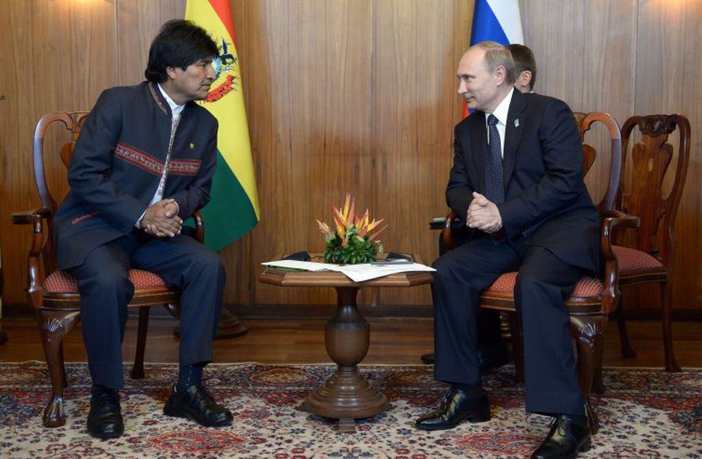 Evo Morales y Vladimir Putin. (AFP)