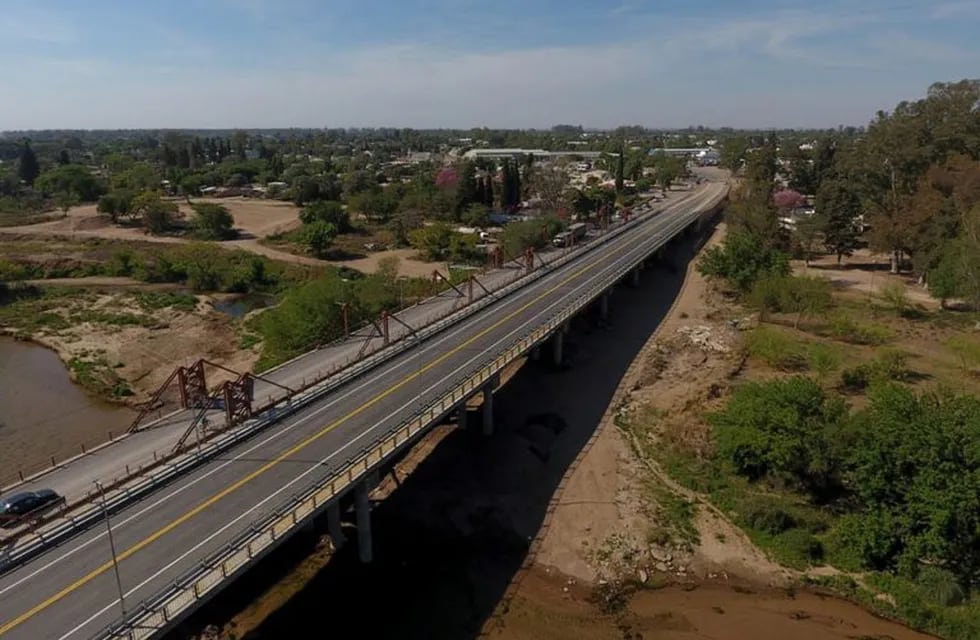 El nuevo puente que conecta las localidades de Pilar y Rio Segundo ya se encuentra habilitado
