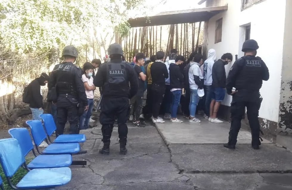 La Policía de Jujuy sigue desarticulando fiestas clandestinas cada fin de semana.