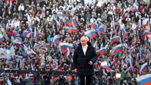 Vladimir Putin, en un masivo acto en Rusia. (AP)