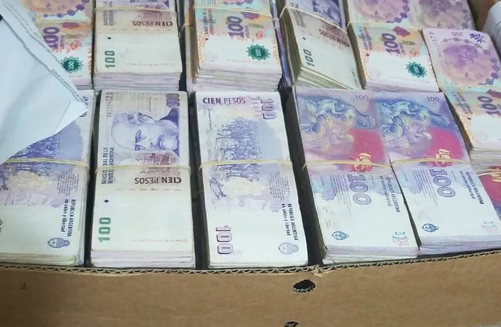 Afip secuestró 115.000 pesos y 55.000 dólares en Salta