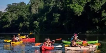 Verano en Eldorado: comenzaron las clases de natación y kayak