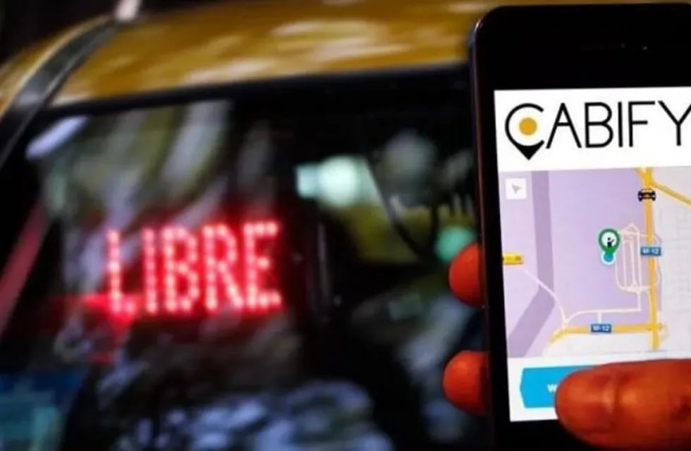 Taxistas sostuvieron que es vergonzoso que se levantara la caducidad de la habilitación a Cabify.(Web)