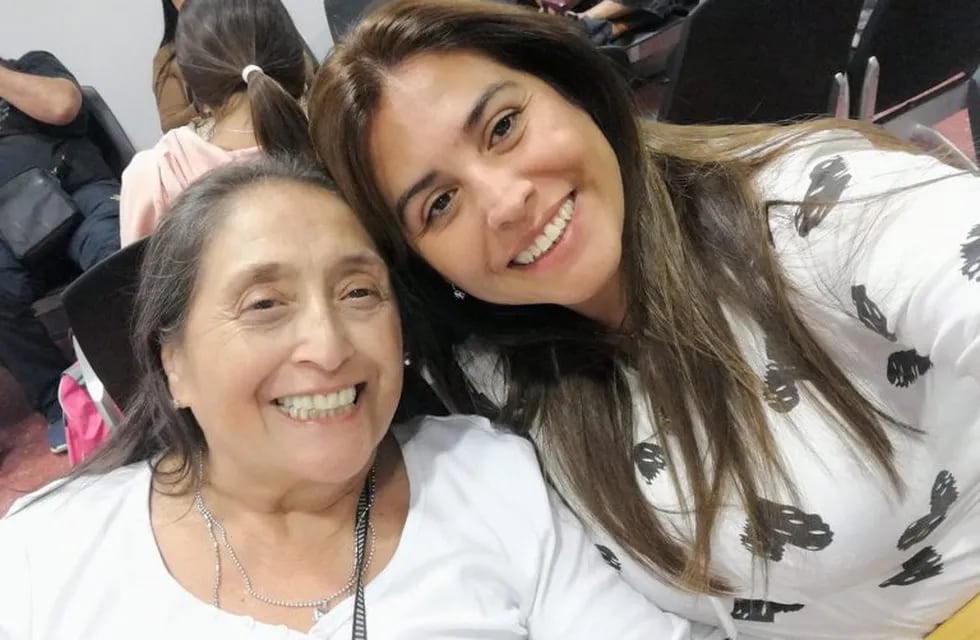 Paola Arias y Laura Serrano varadas en México (Facebook Paola Arias)